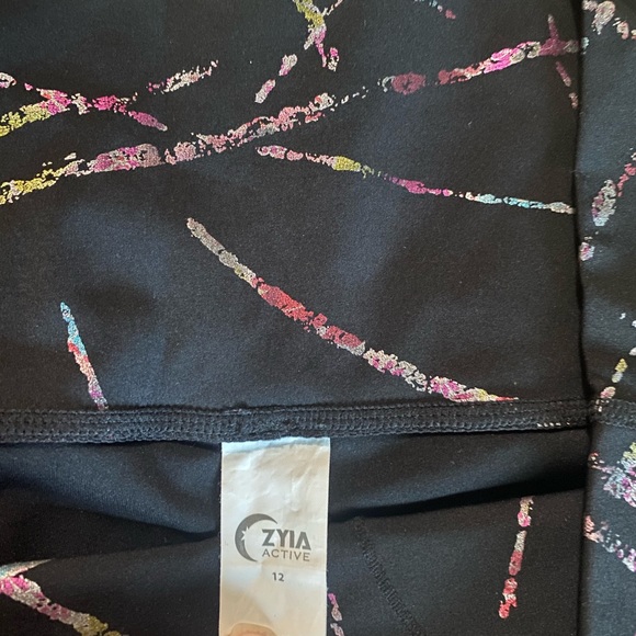 Zyia Mirage Leggings - Picture 3 of 4